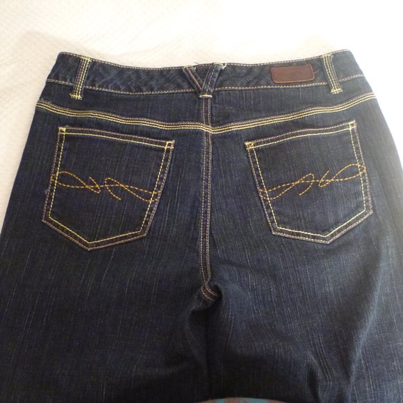 Tommy Hilfiger Denim Capris, Like New, Size 6‎ - Picture 9 of 14